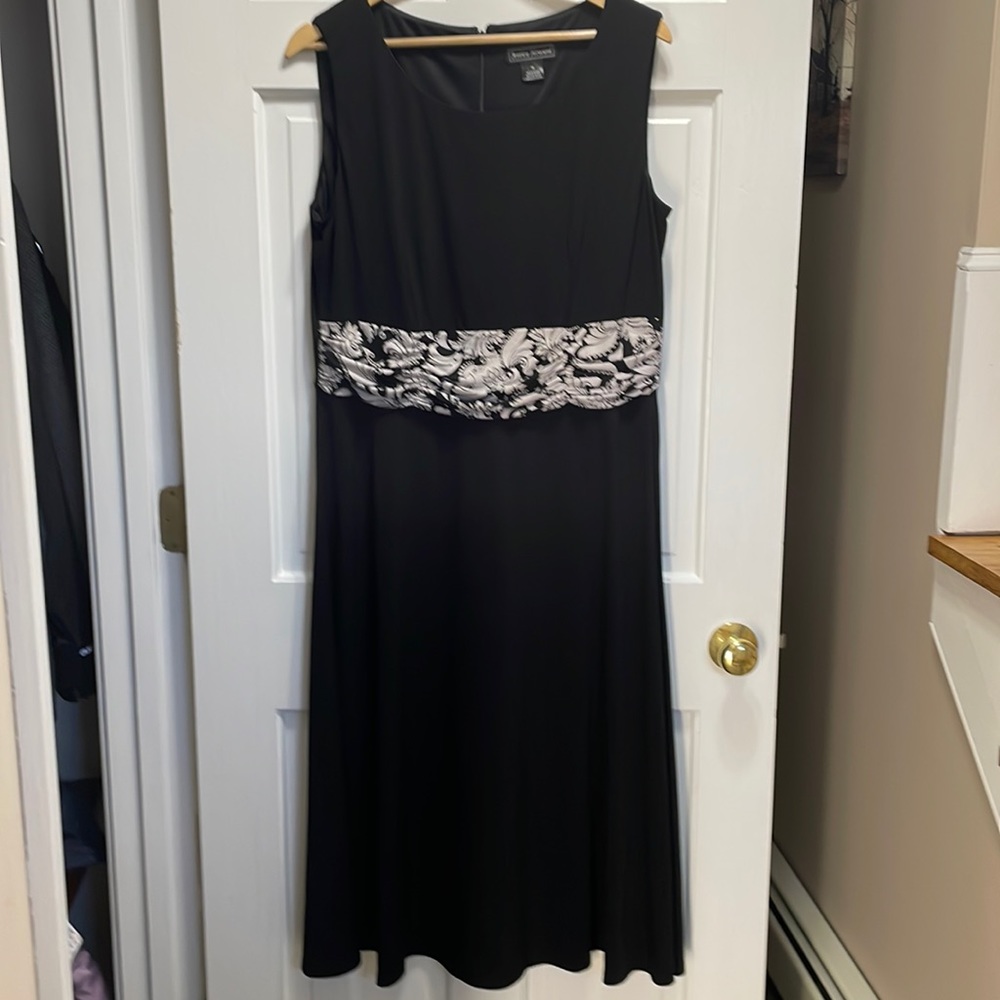 Sale! Jessica Howard black and white dress
